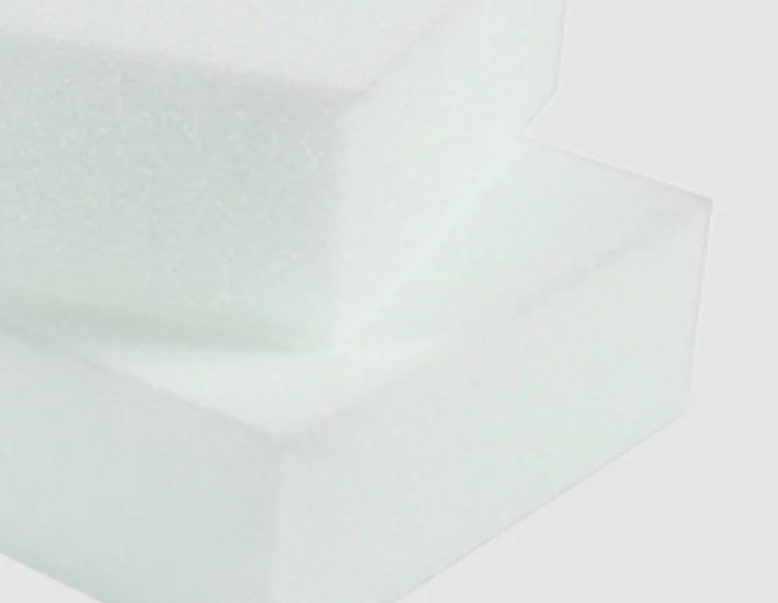 SOFTFOAM - крупноячеистая пена с улучшенными показателями эластичности и восстановления после нагрузки. Главная его задача - обеспечить мягкость и упругость матраса.